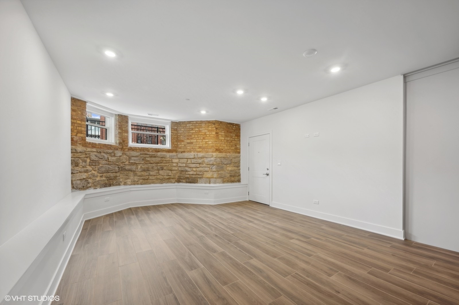 3615 N Wilton Avenue Unit: 1