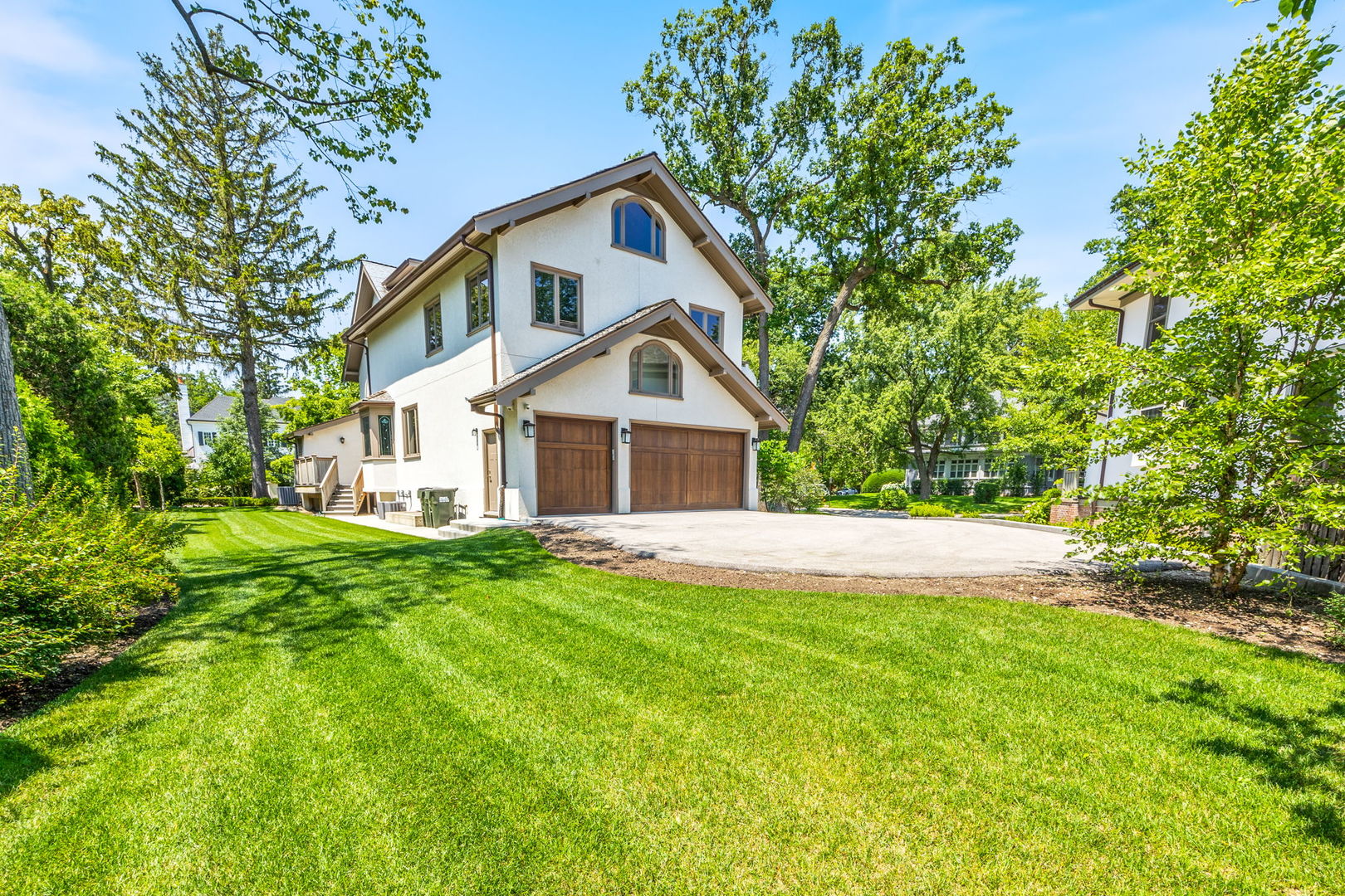 338 Woodstock Avenue