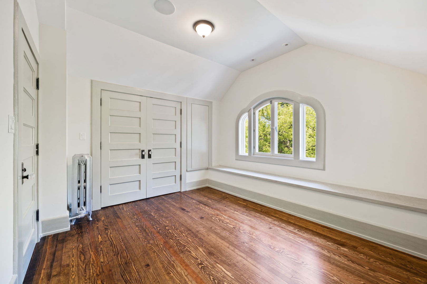 338 Woodstock Avenue