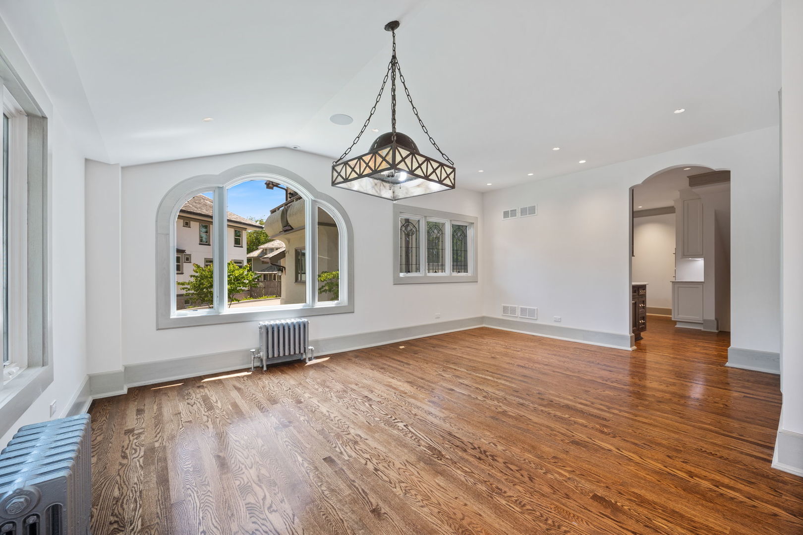 338 Woodstock Avenue