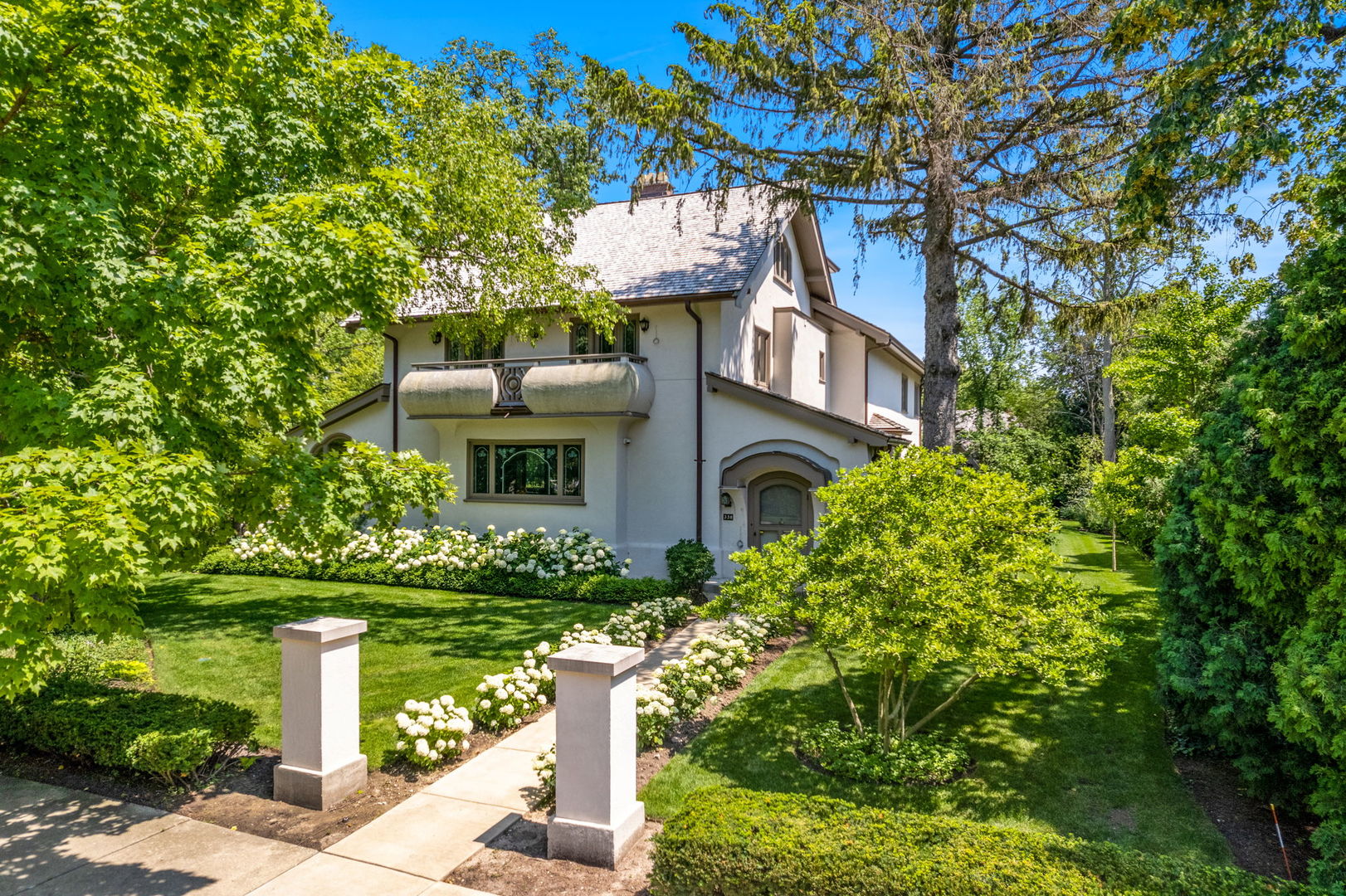 338 Woodstock Avenue