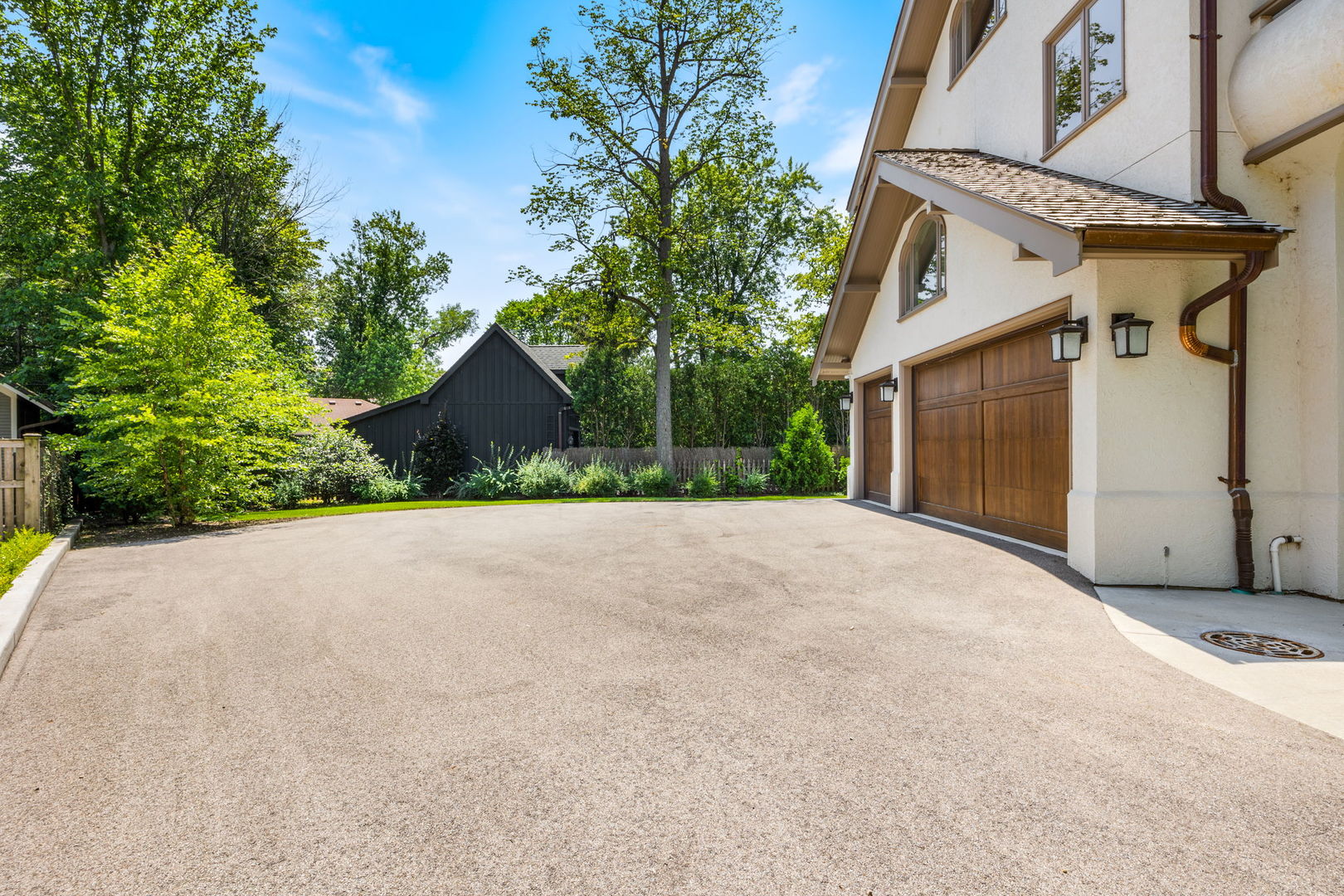 338 Woodstock Avenue