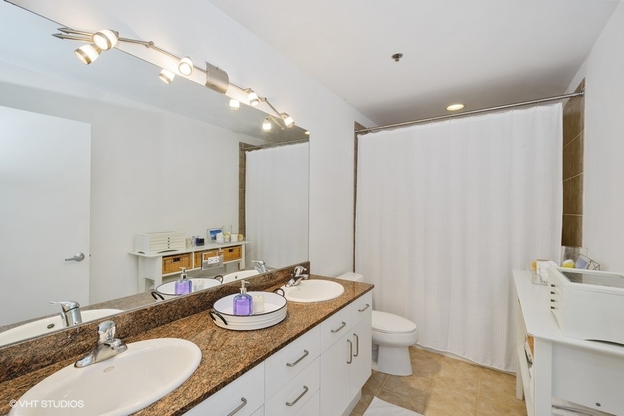 1546 N Orleans Street Unit: 805