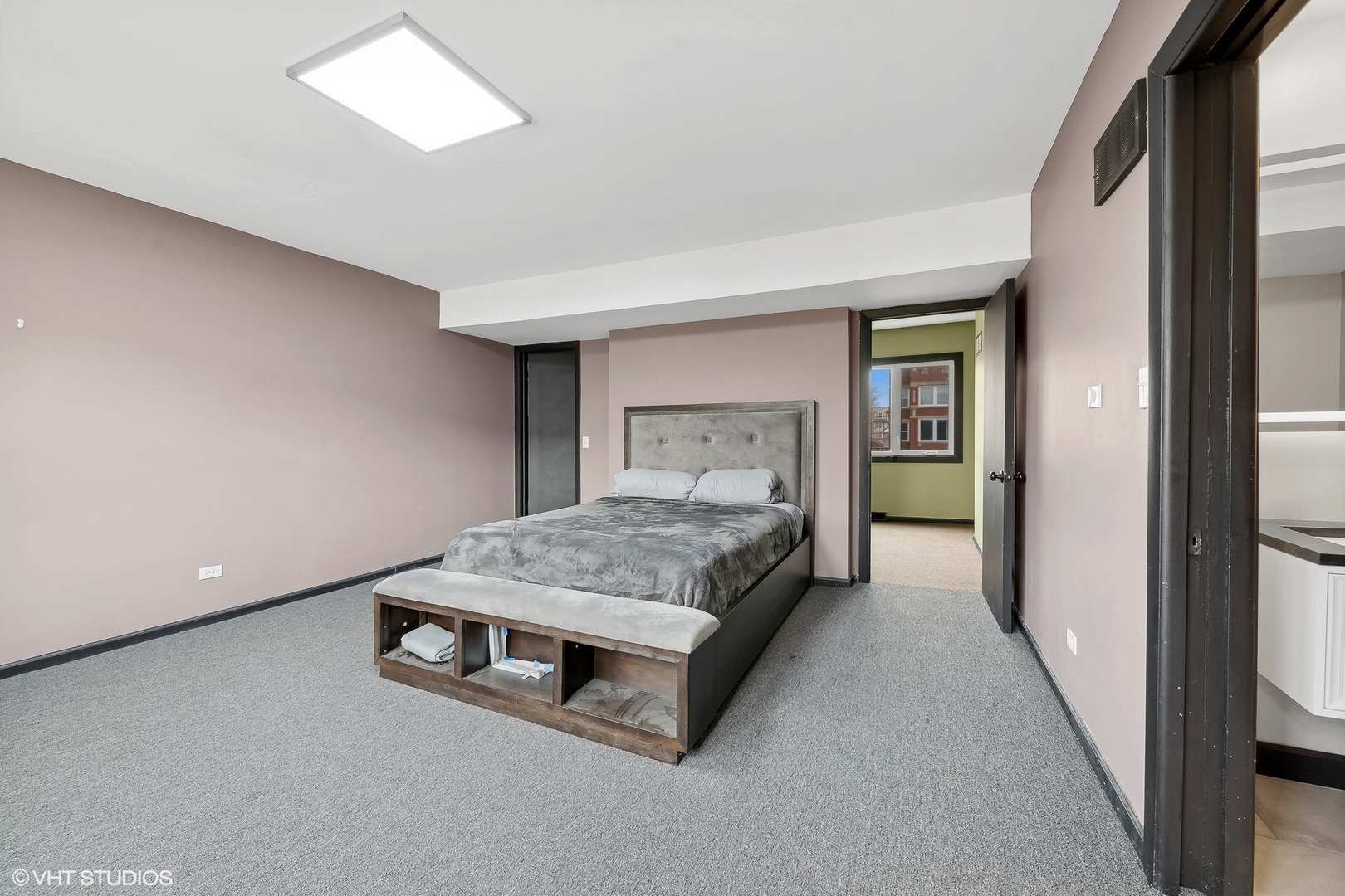 6032 S Michigan Avenue