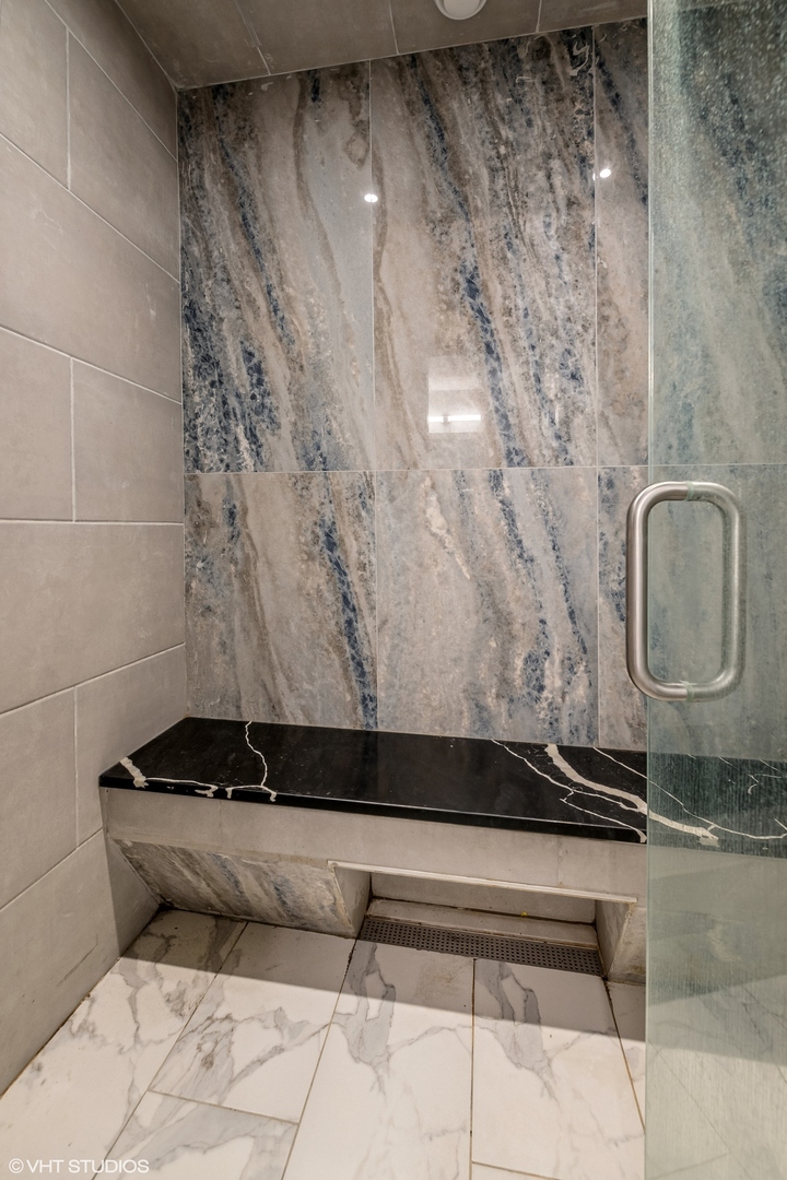 6032 S Michigan Avenue