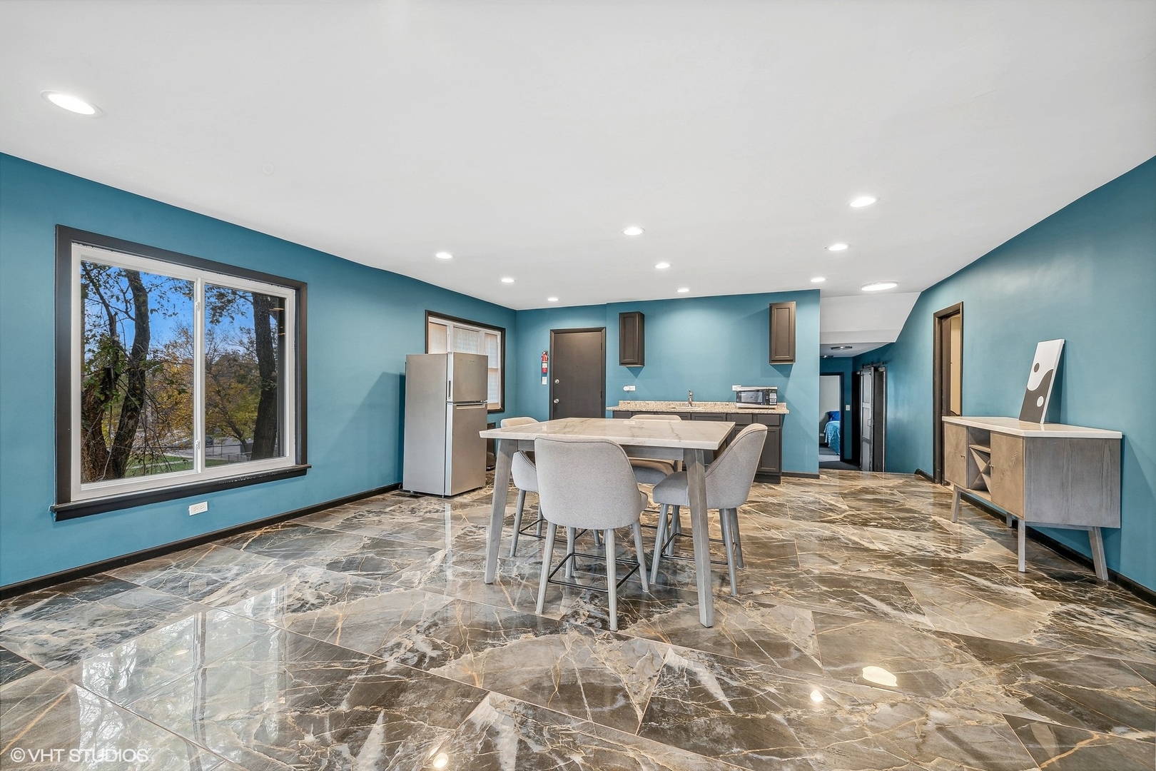 6032 S Michigan Avenue