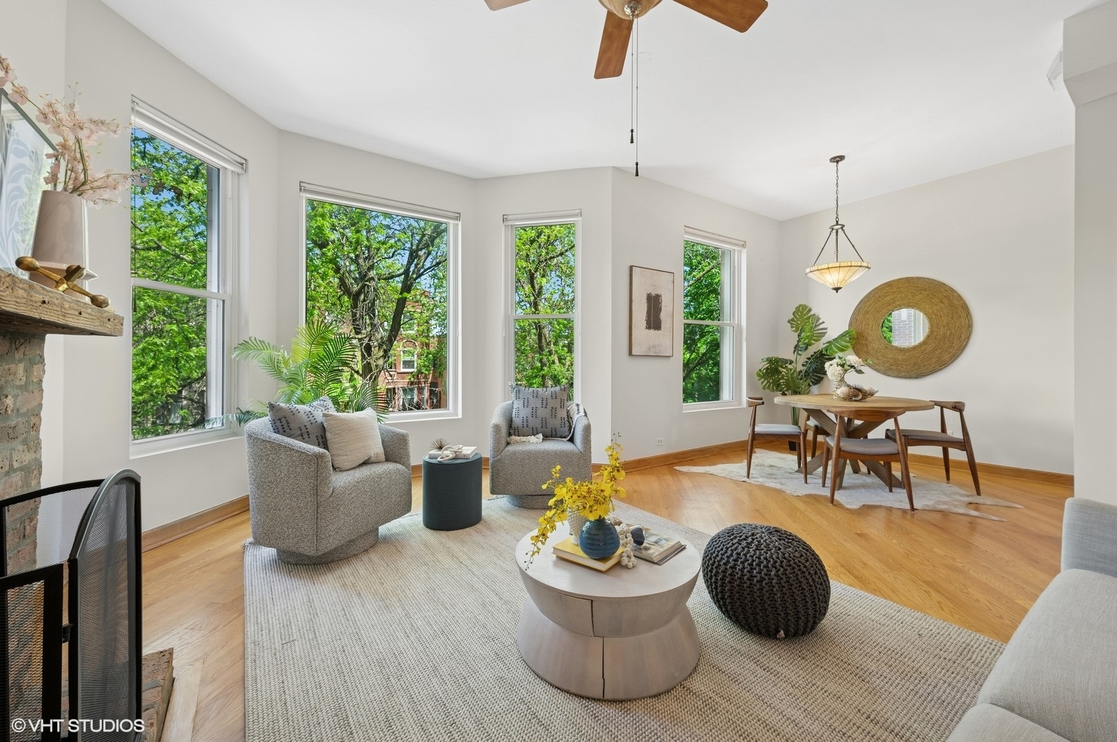 1433 W Cuyler Avenue Unit: 2W