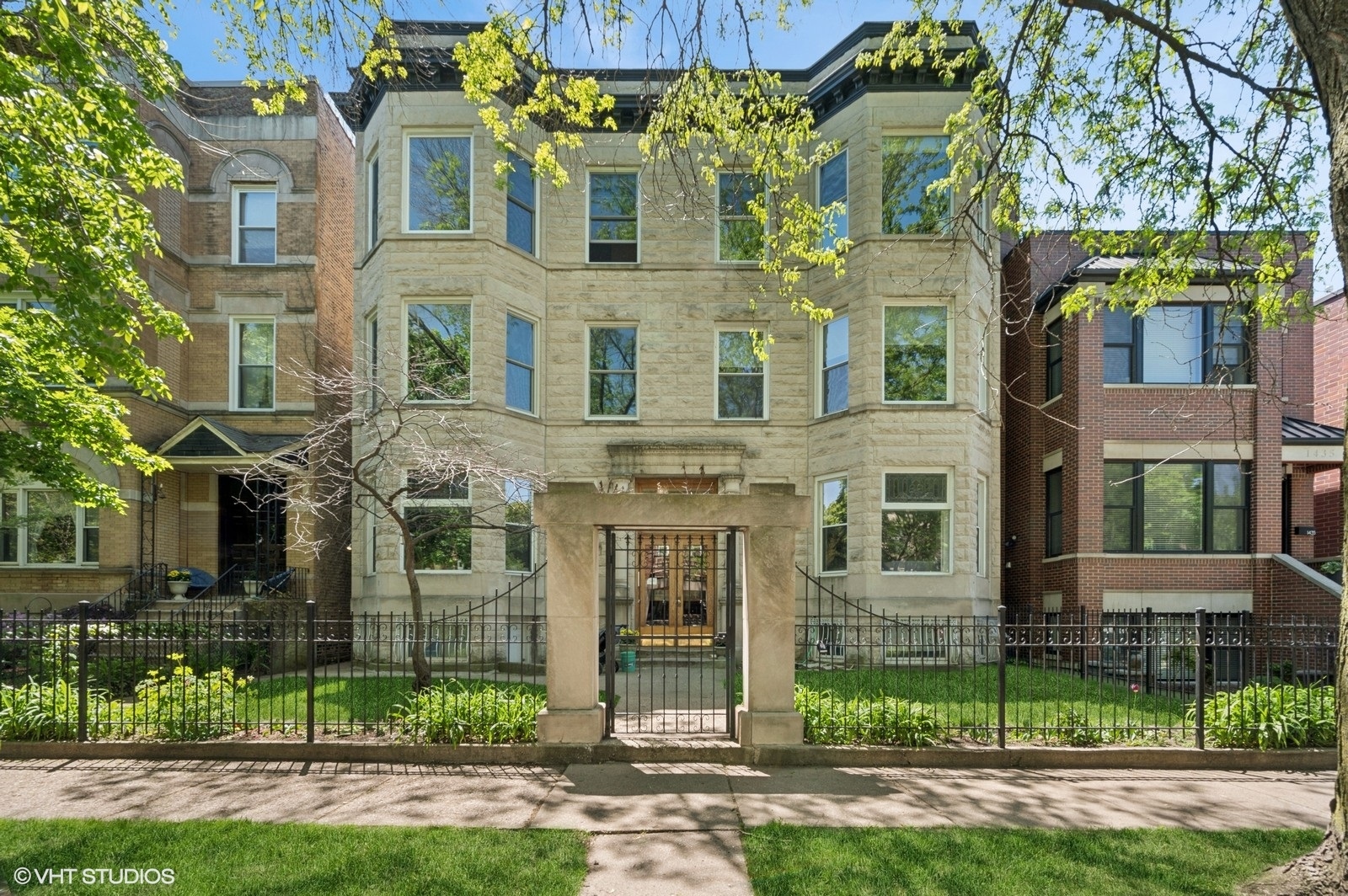 1433 W Cuyler Avenue Unit: 2W