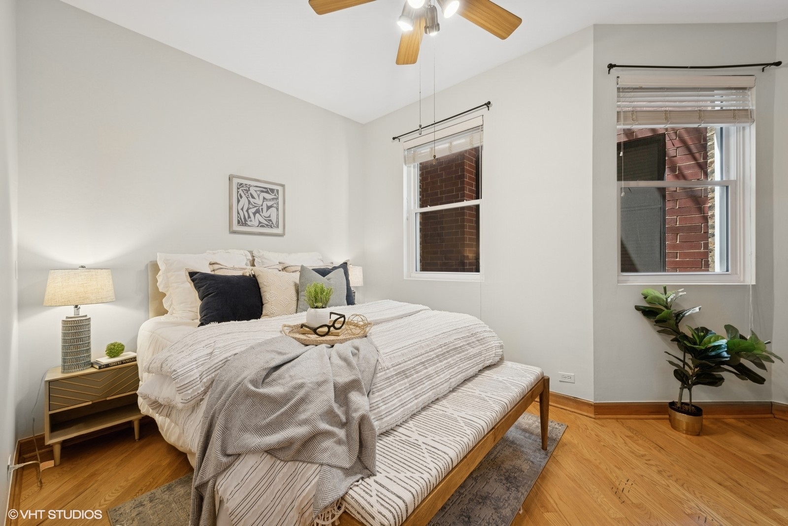 1433 W Cuyler Avenue Unit: 2W