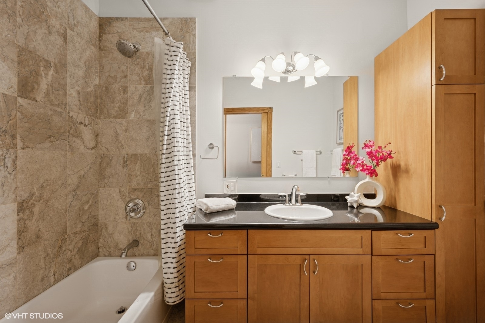 1433 W Cuyler Avenue Unit: 2W
