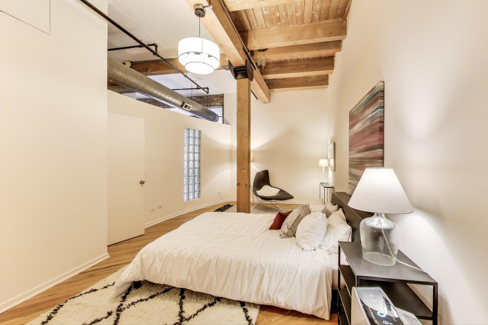 1728 N Damen Avenue Unit: 215