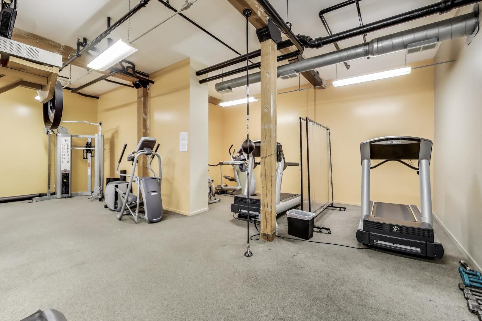 1728 N Damen Avenue Unit: 215