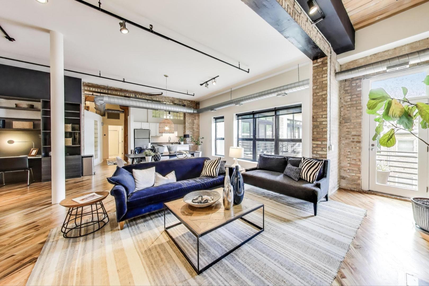 1728 N Damen Avenue Unit: 215