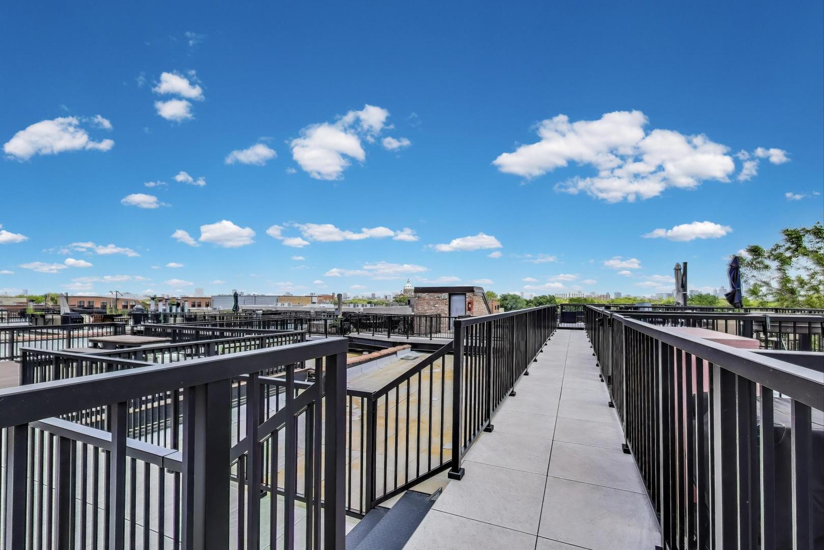 1728 N Damen Avenue Unit: 215