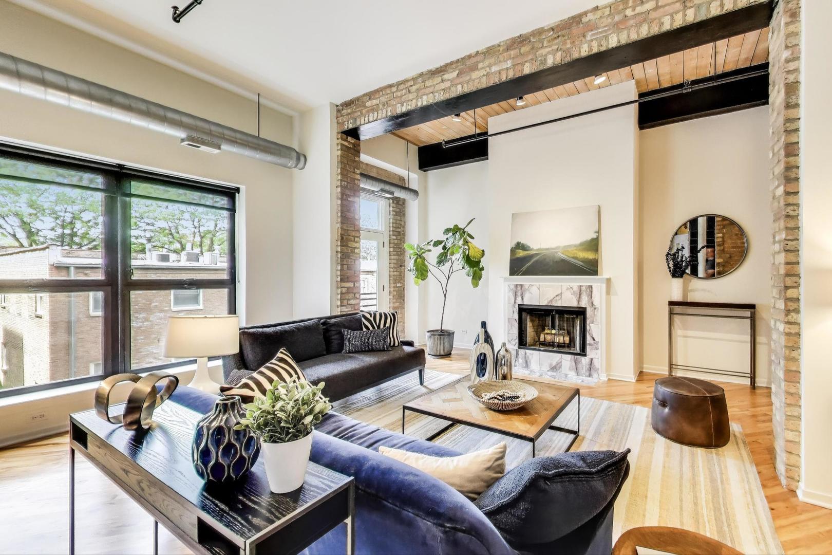 1728 N Damen Avenue Unit: 215