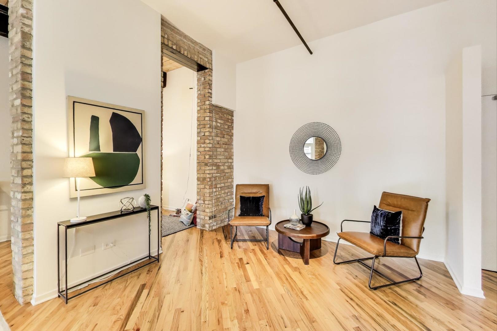 1728 N Damen Avenue Unit: 215