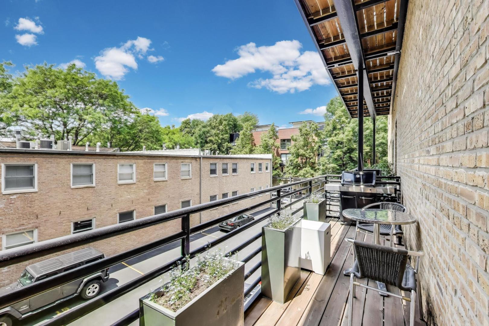 1728 N Damen Avenue Unit: 215