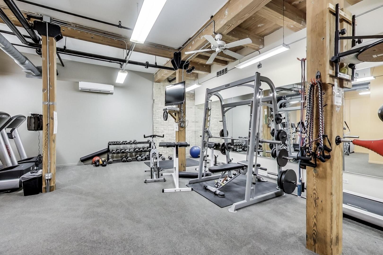 1728 N Damen Avenue Unit: 215