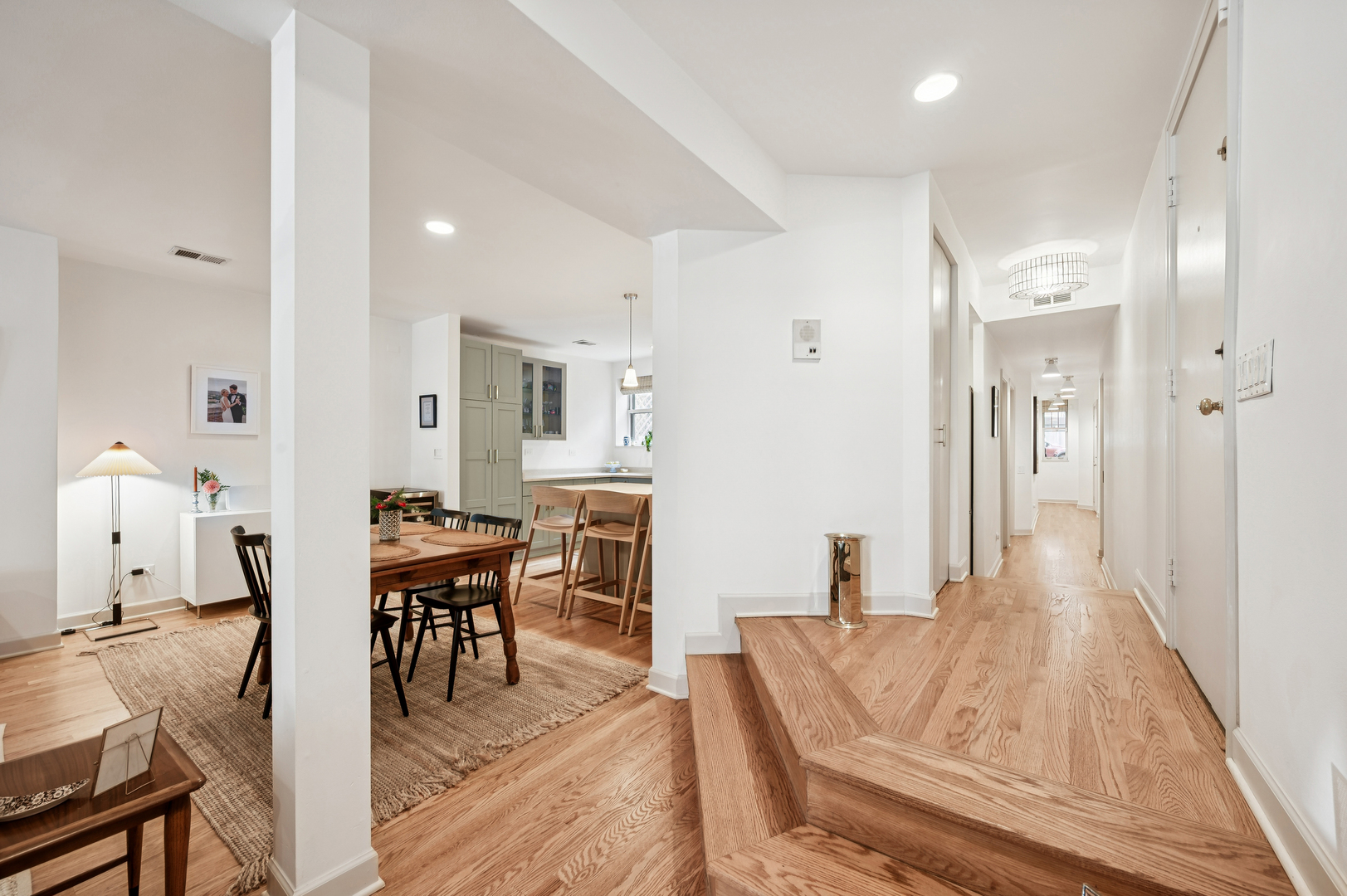 2027 W Pierce Avenue Unit: 1E