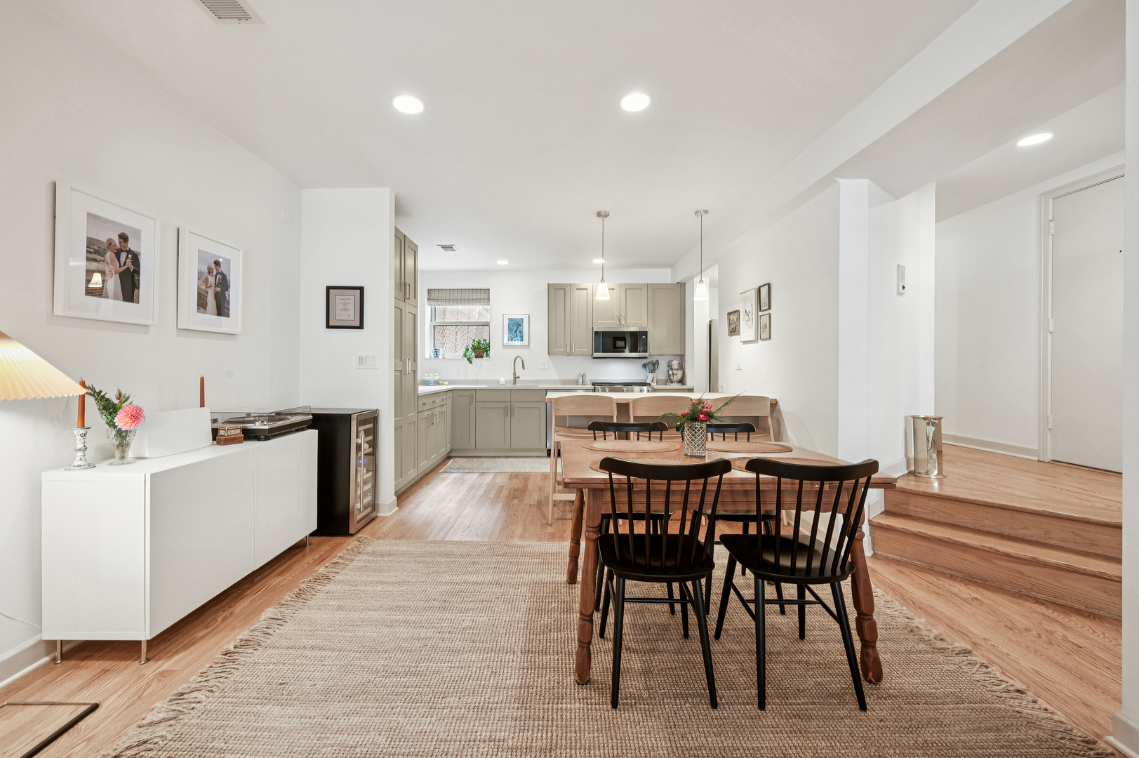 2027 W Pierce Avenue Unit: 1E