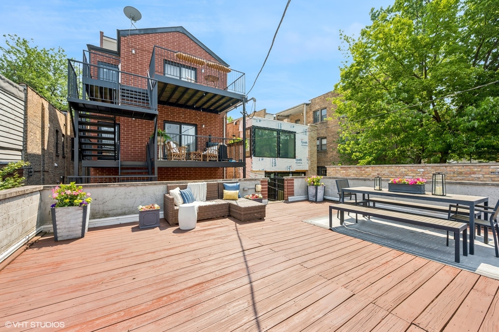 1244 W Cornelia Avenue Unit: 1