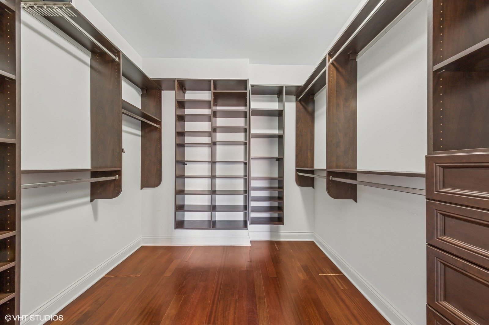 1244 W Cornelia Avenue Unit: 1