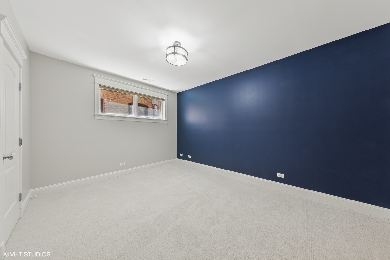 1244 W Cornelia Avenue Unit: 1