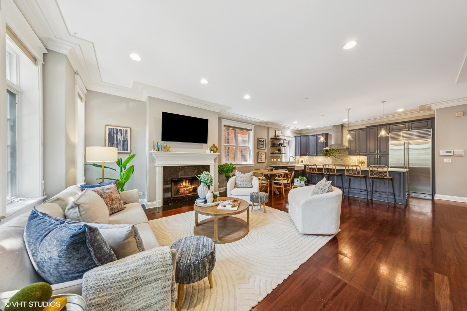 1244 W Cornelia Avenue Unit: 1