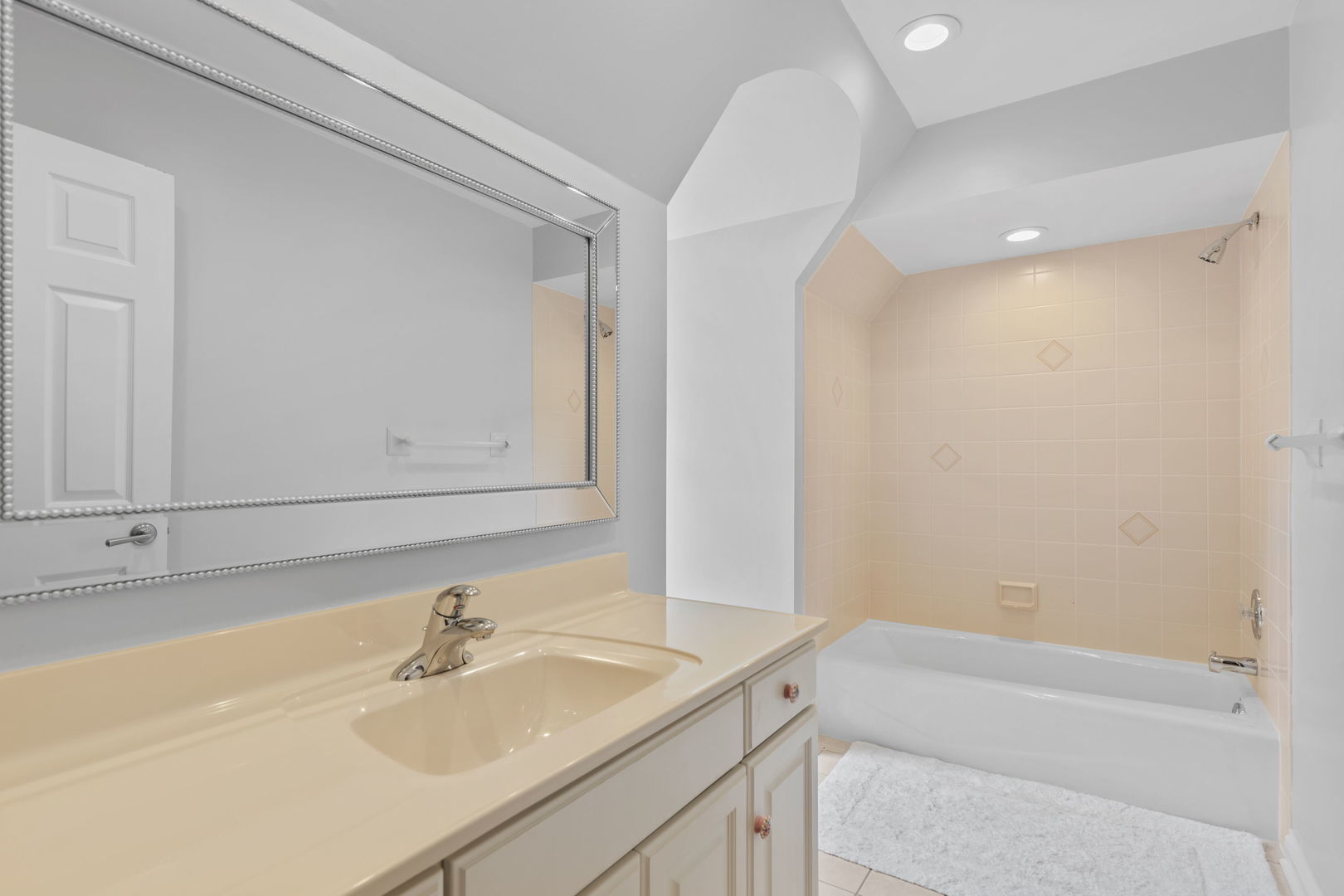 1485 Abington Cambs Drive