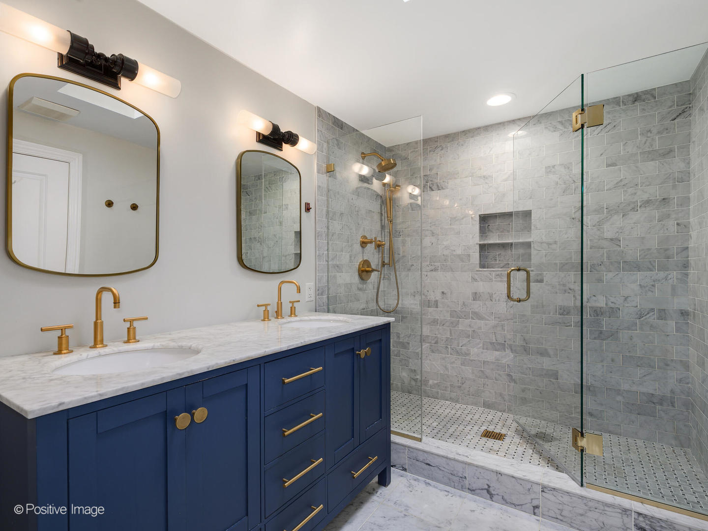 1339 N Wolcott Avenue Unit: B