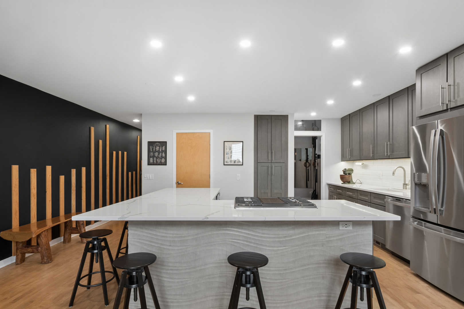 1705 N CLYBOURN Avenue Unit: G