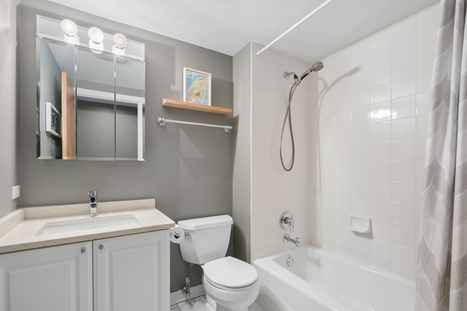 1705 N CLYBOURN Avenue Unit: G