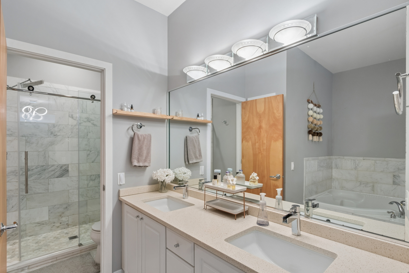 1705 N CLYBOURN Avenue Unit: G