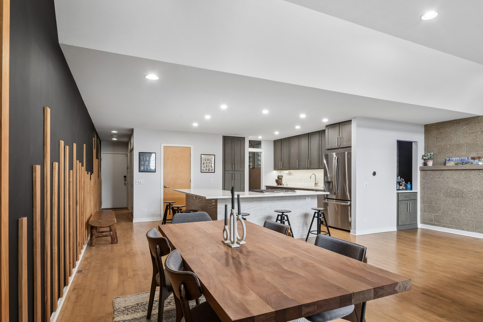 1705 N CLYBOURN Avenue Unit: G
