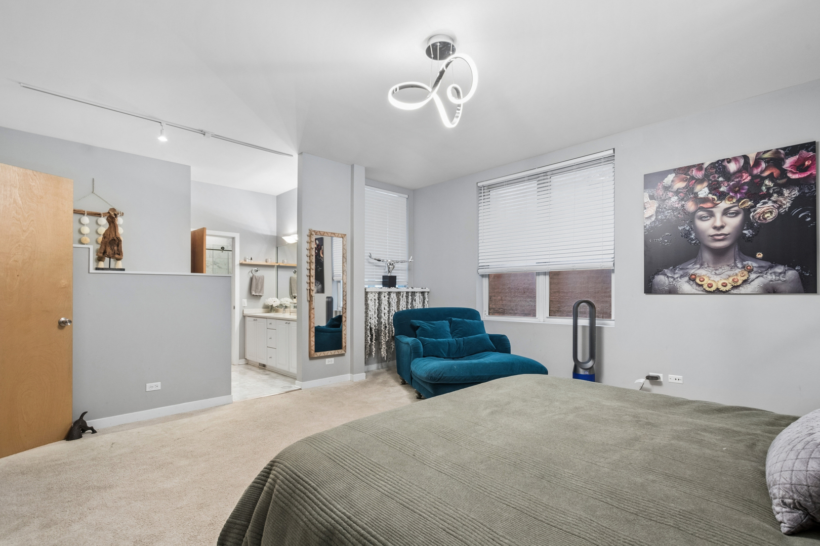1705 N CLYBOURN Avenue Unit: G