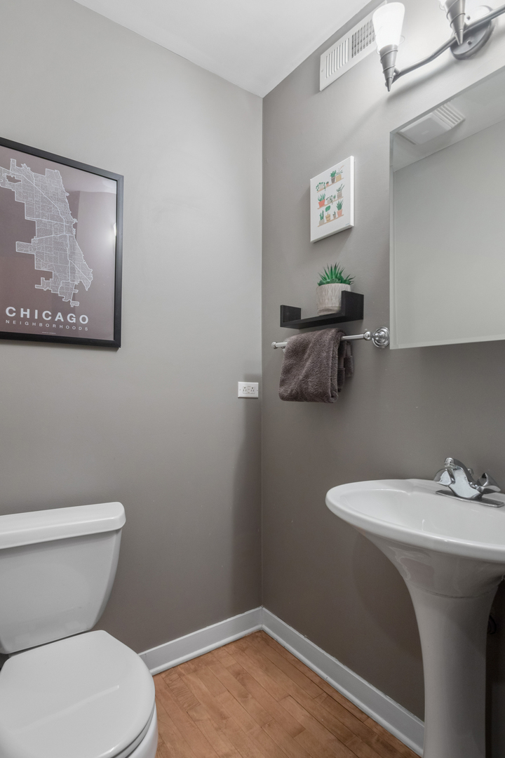 1705 N CLYBOURN Avenue Unit: G