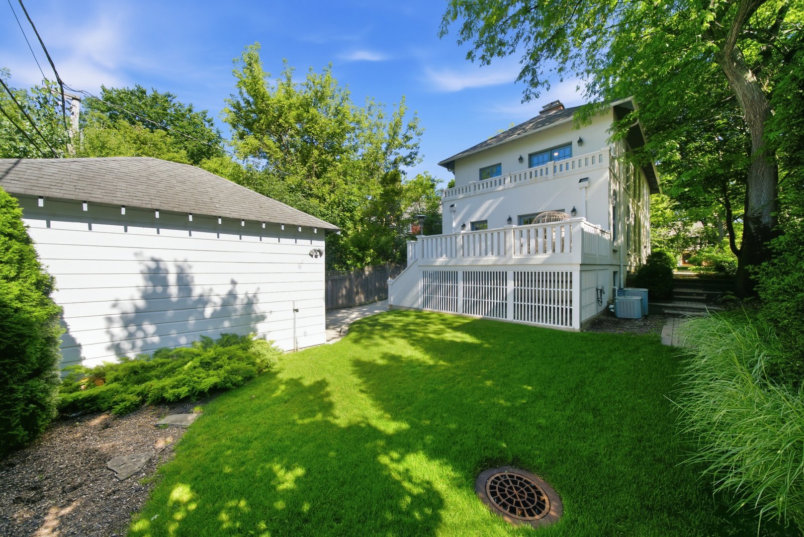 376 Woodlawn Avenue