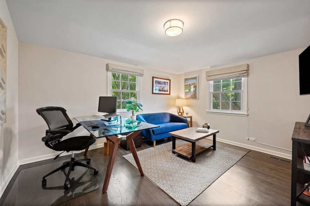 2223 Crestview Lane