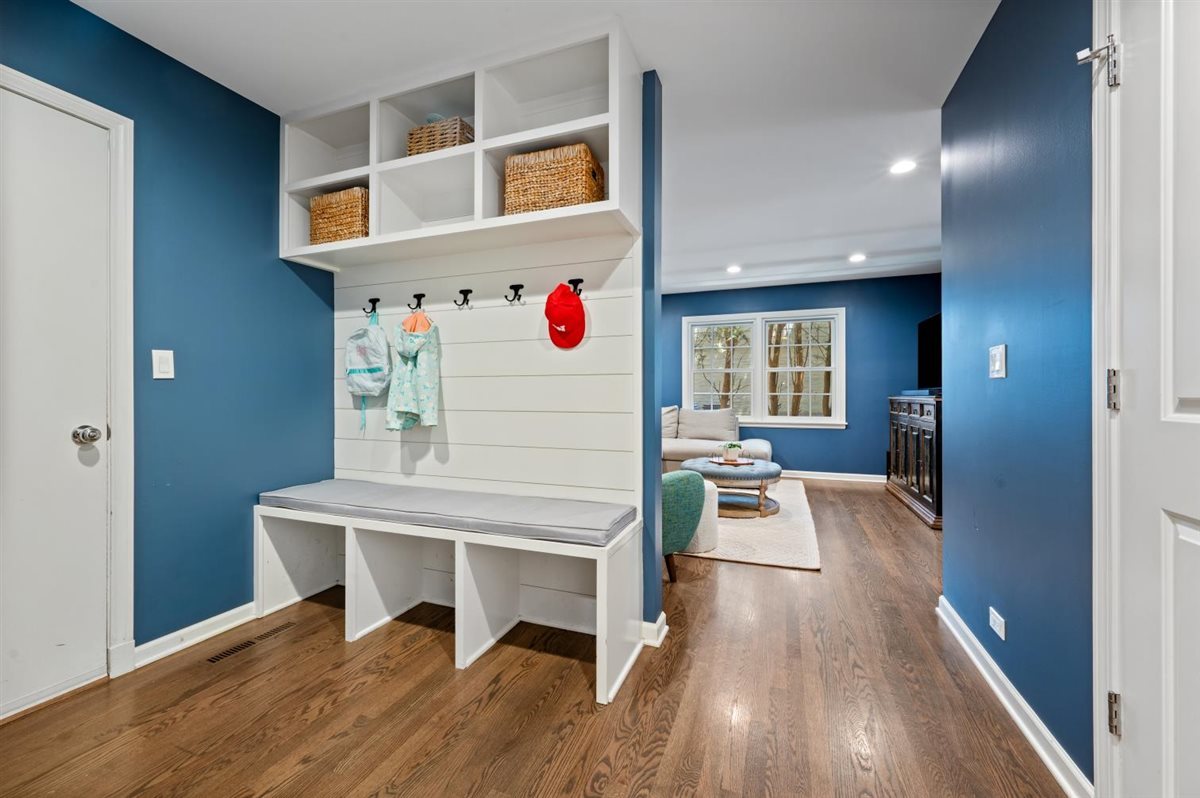 2223 Crestview Lane