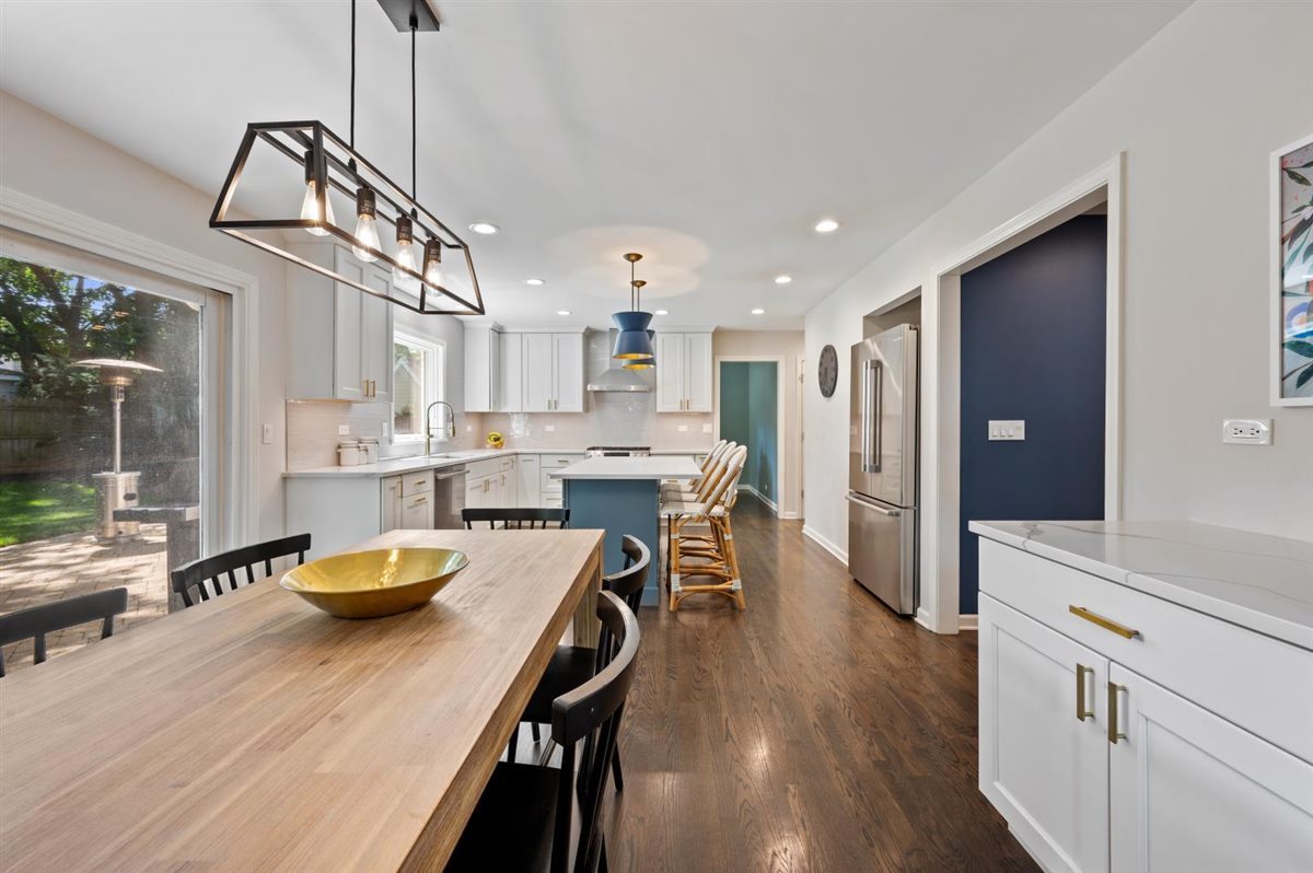 2223 Crestview Lane
