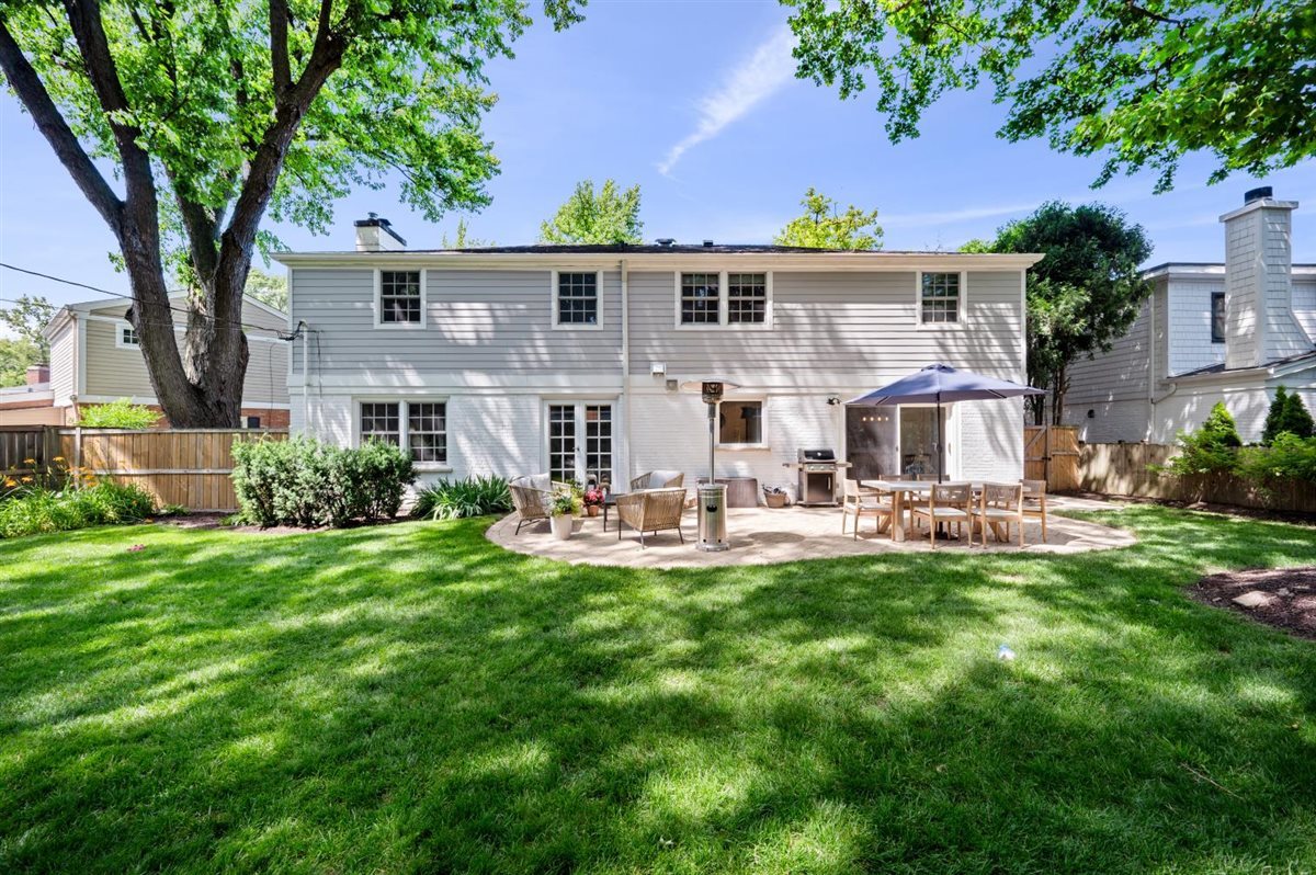 2223 Crestview Lane