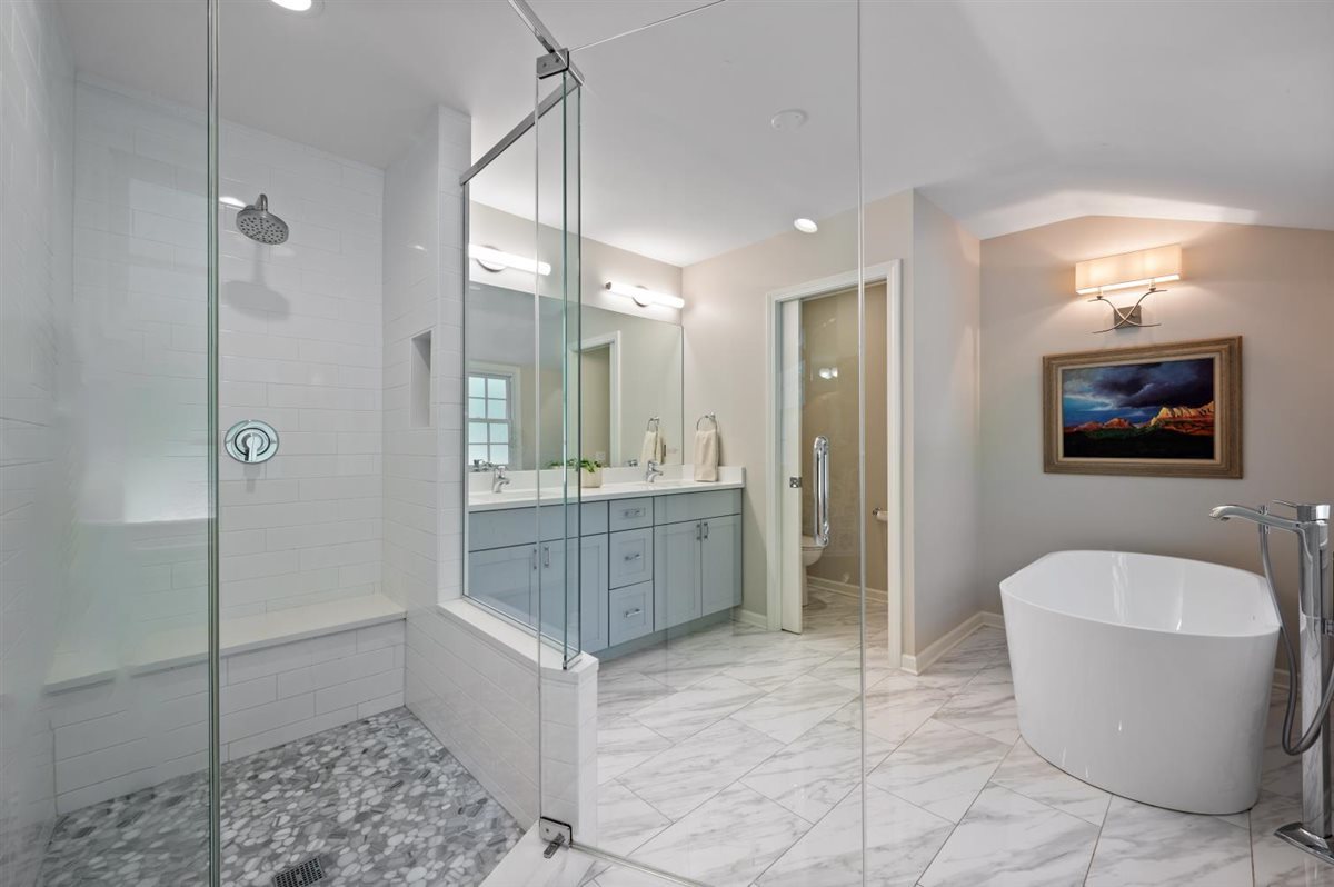 2223 Crestview Lane