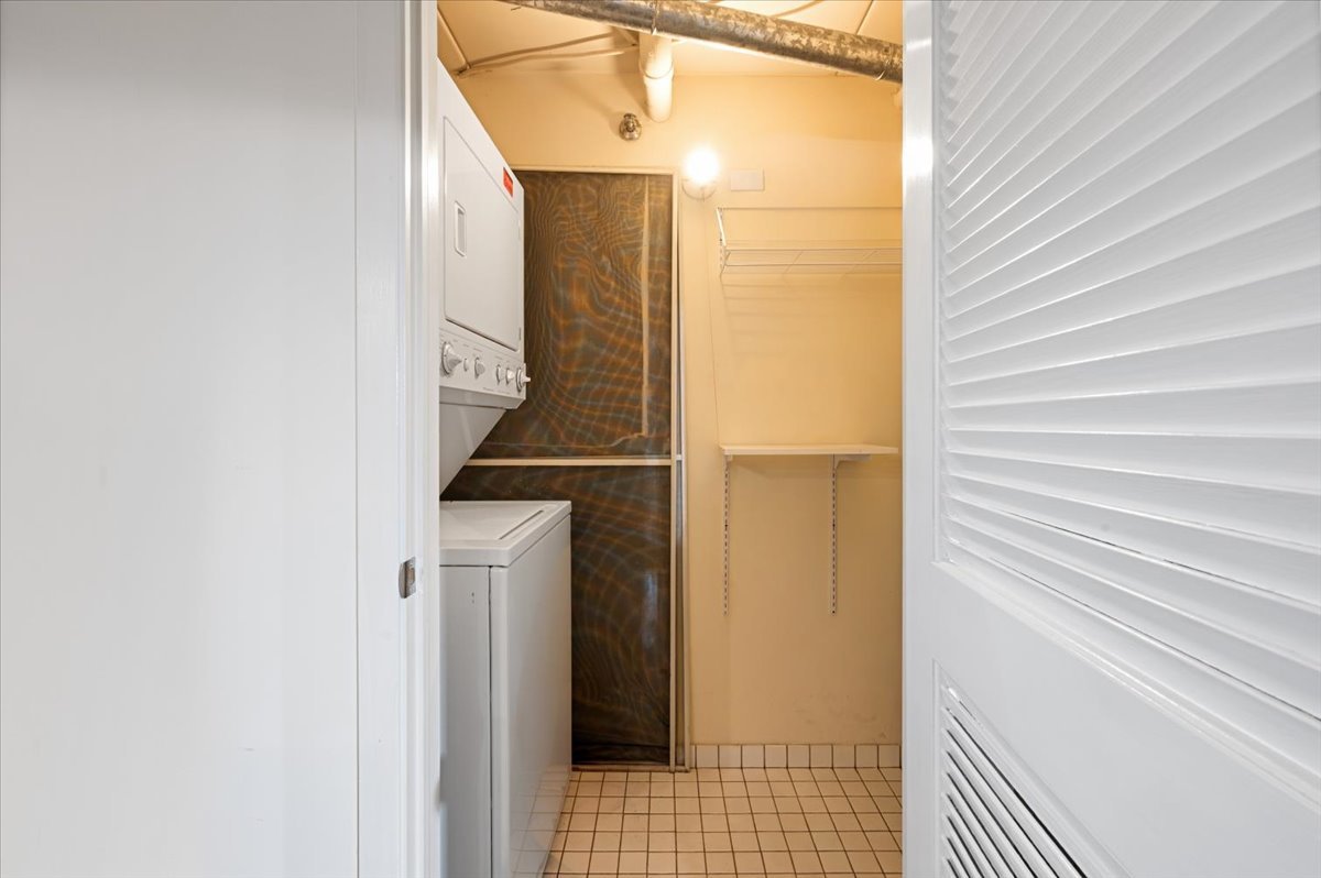 1300 W ALTGELD Street Unit: 126