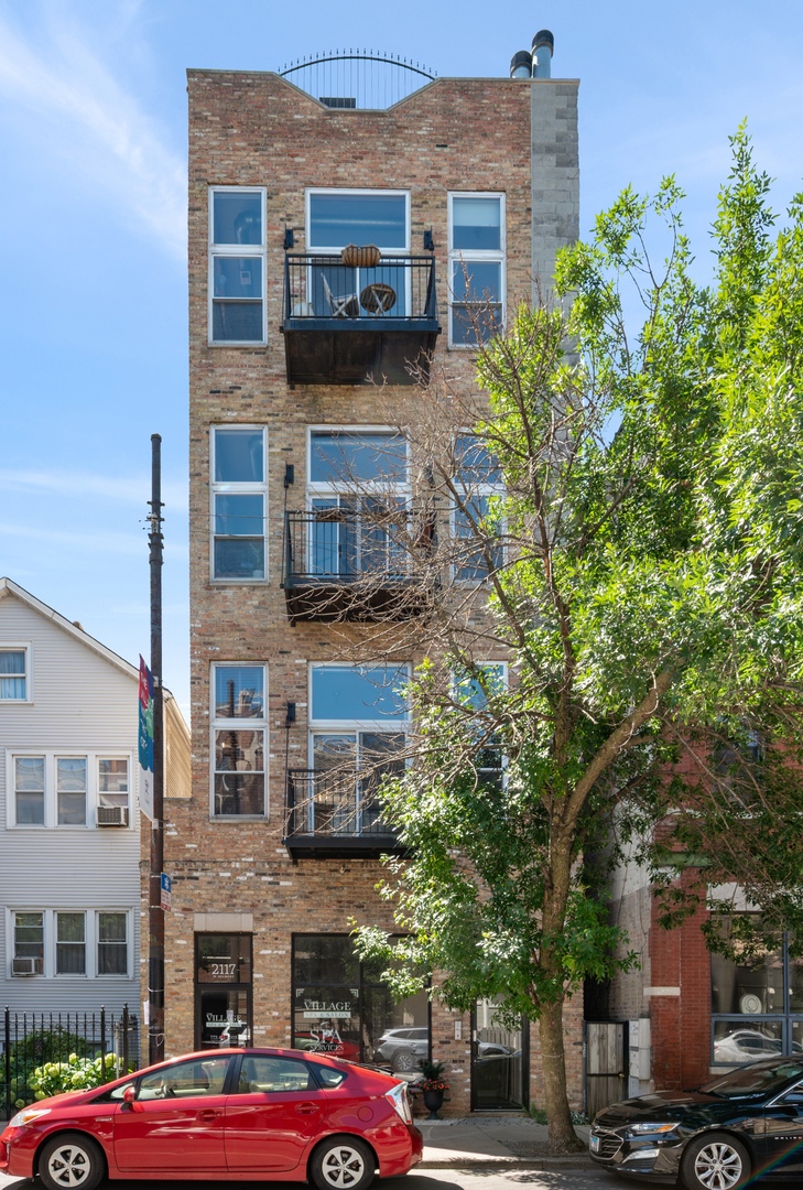 2117 W Belmont Avenue Unit: 2