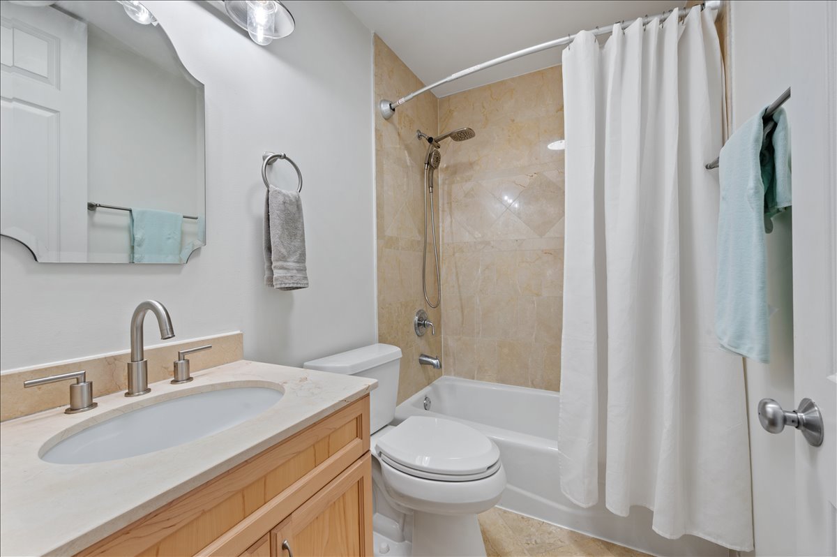 2117 W Belmont Avenue Unit: 2