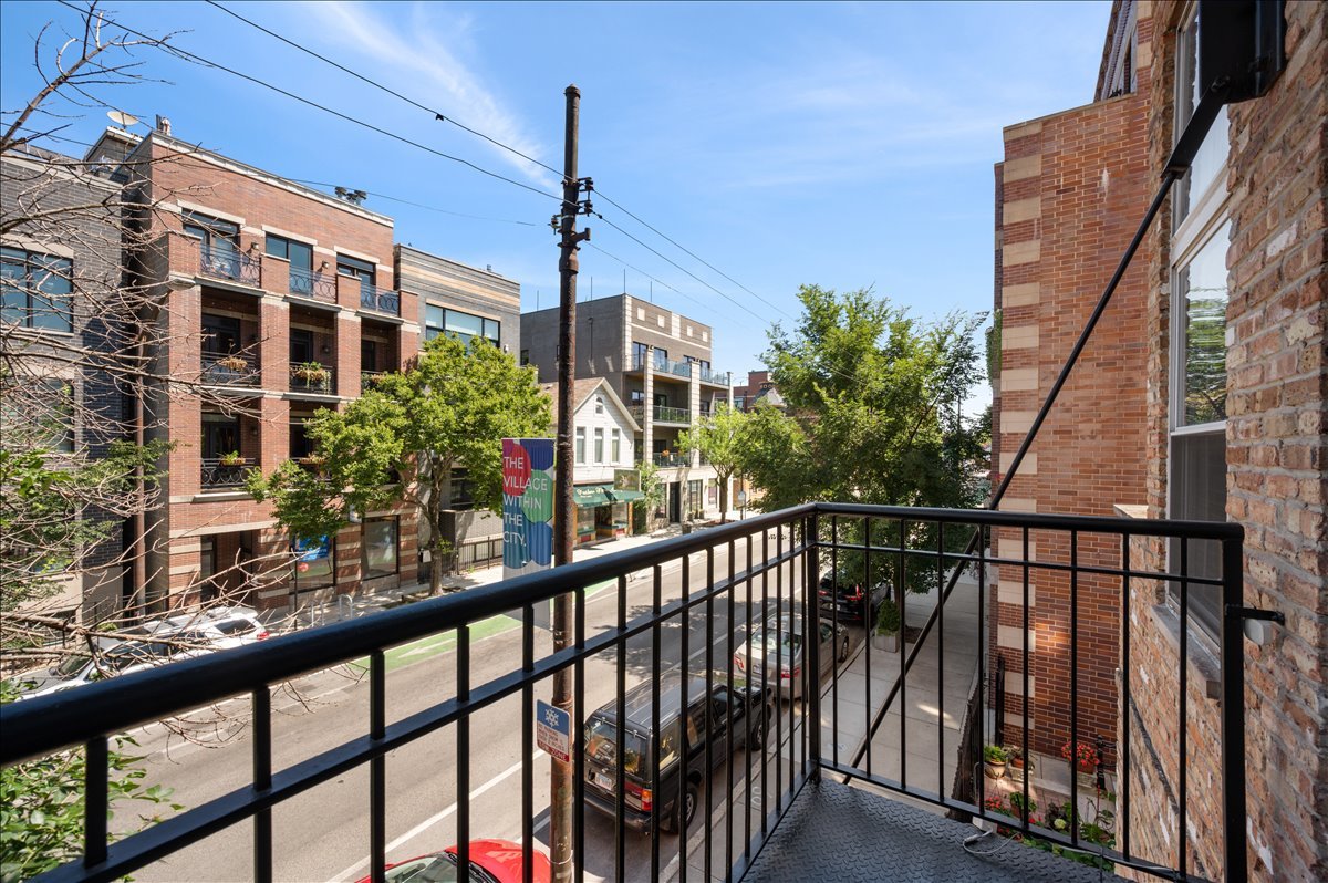 2117 W Belmont Avenue Unit: 2