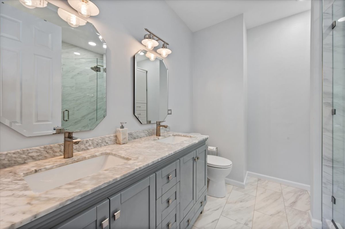 2117 W Belmont Avenue Unit: 2