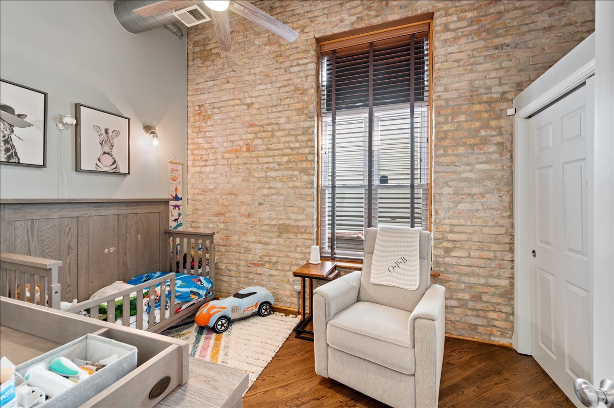 2117 W Belmont Avenue Unit: 2