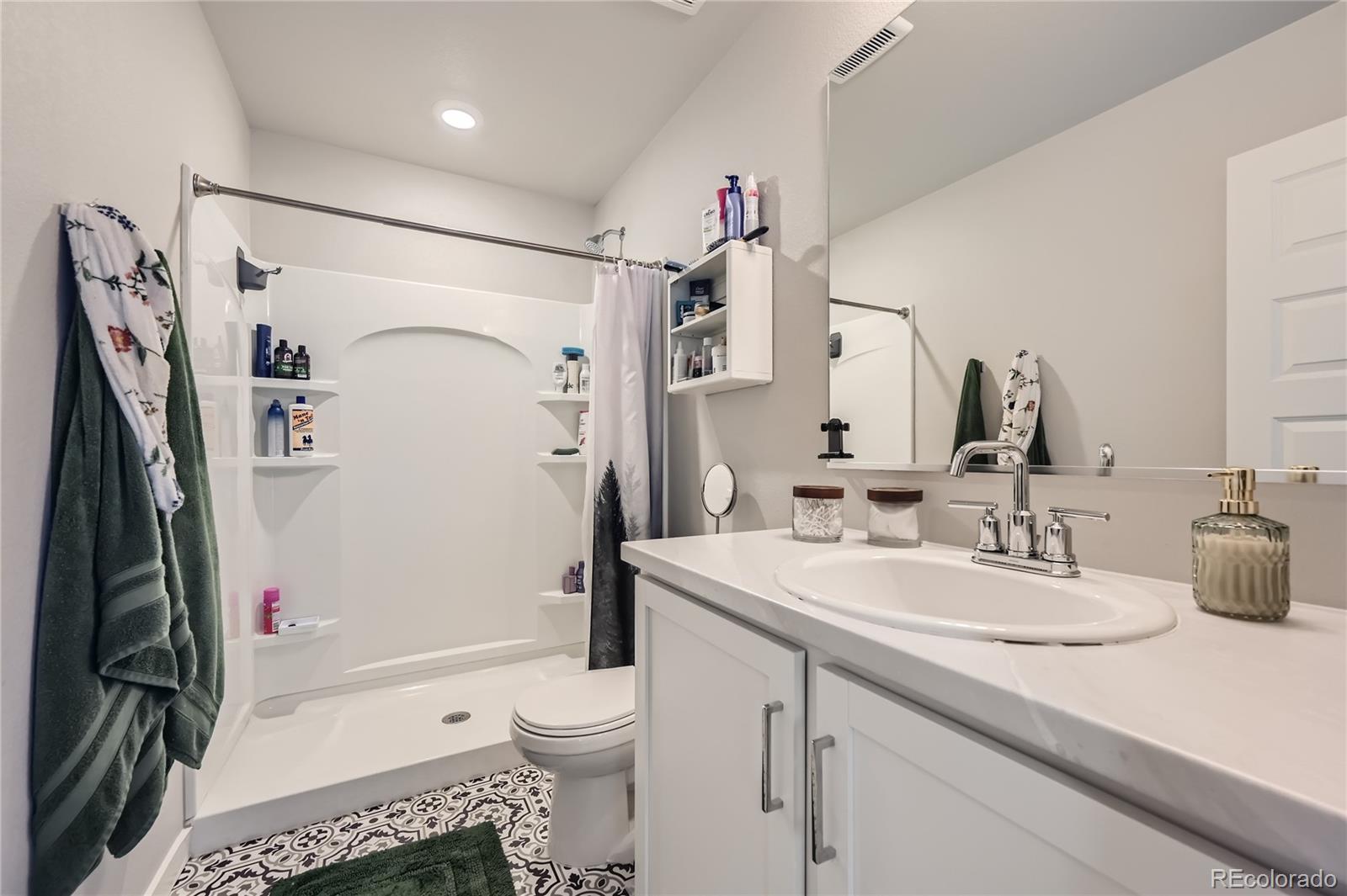 1353 Reynolds Street Unit: 2C
