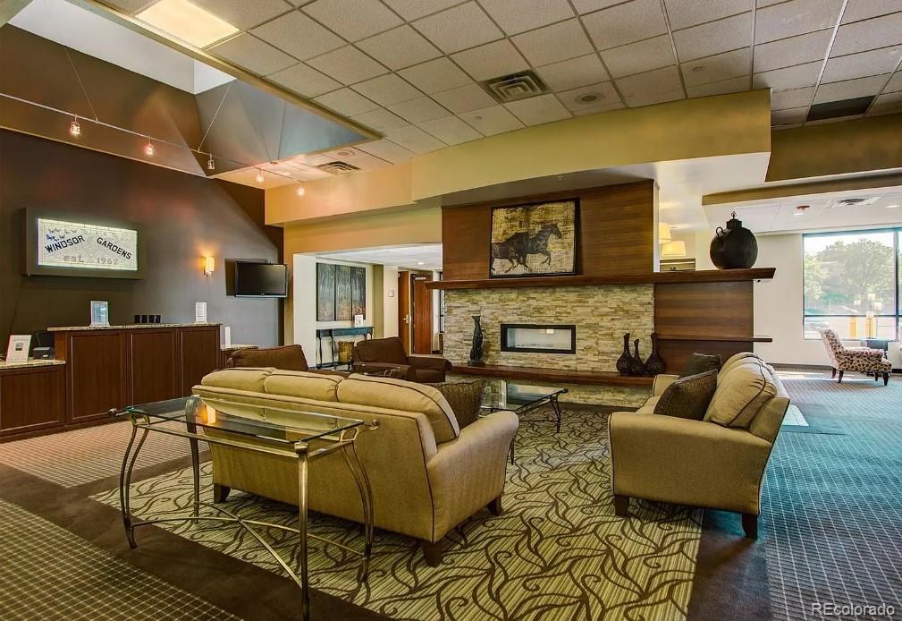 650 S Clinton Street Unit: 6D